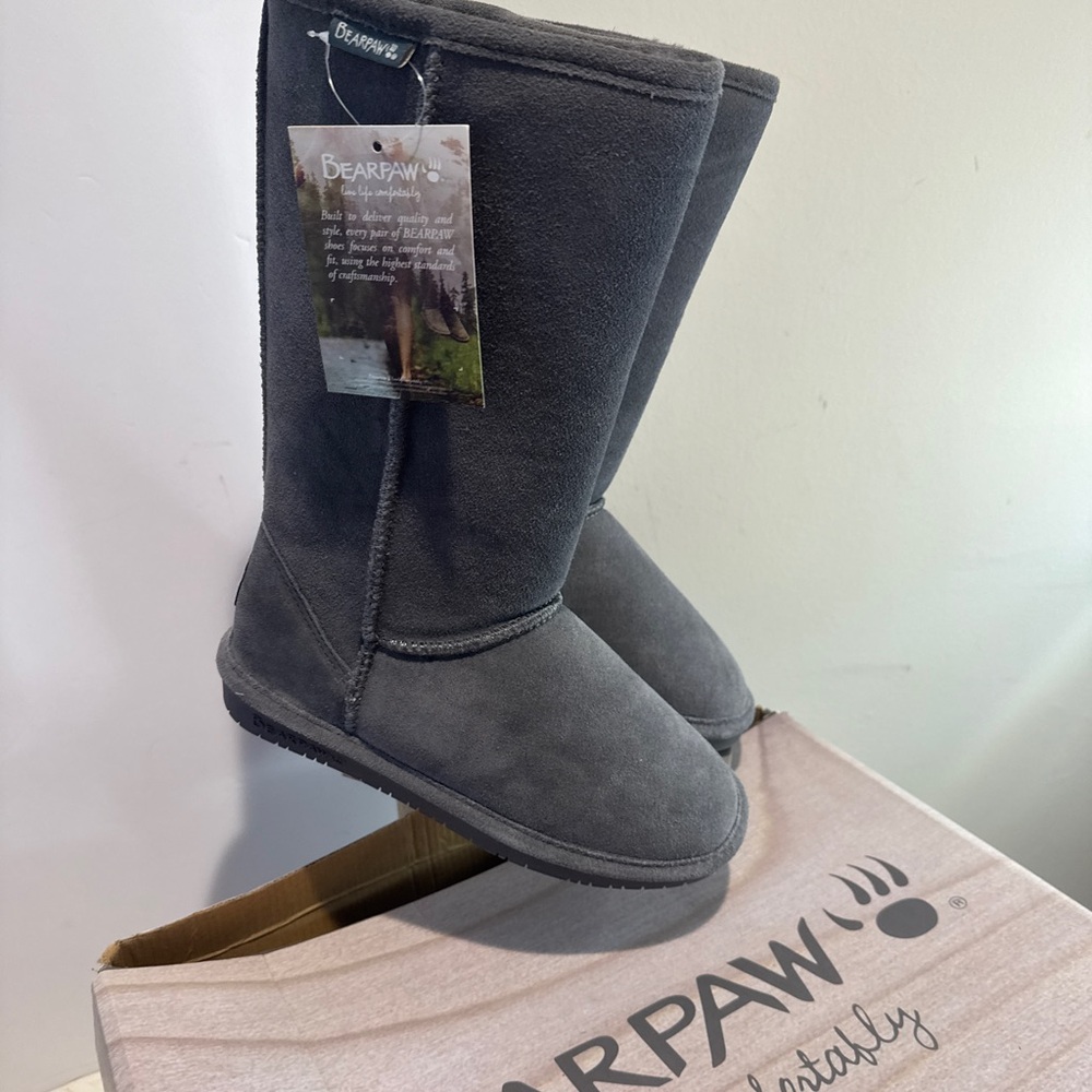 BEARPAW Emma Tall Genuine Sheepskin Lined Boot Gray Women’s size 6